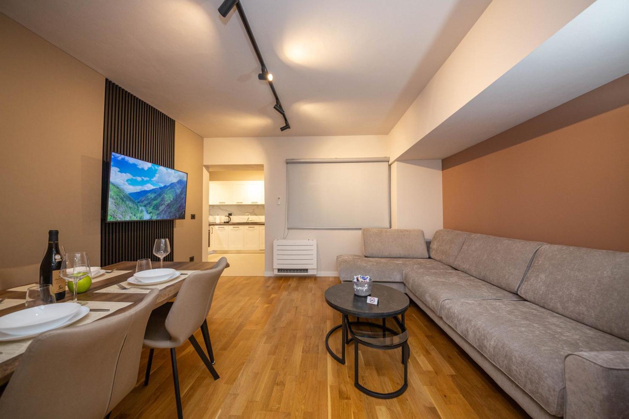 Blloku Unique Apartments 2 티라나 외부 사진
